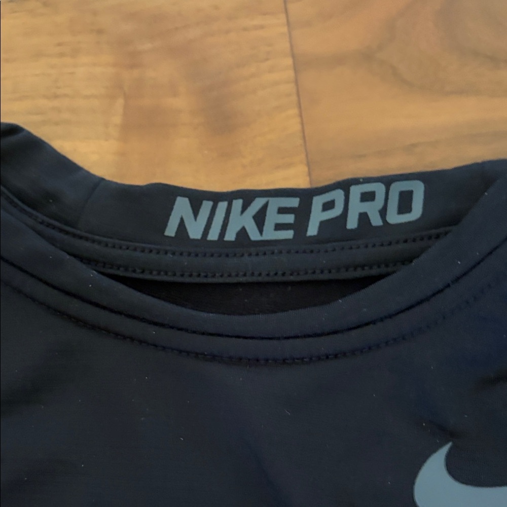 Nike Pro Black Performance Top - Picture 5 of 7